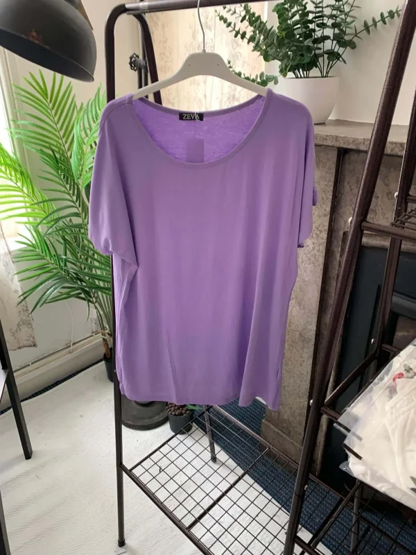 Chloe T shirt - Image 9
