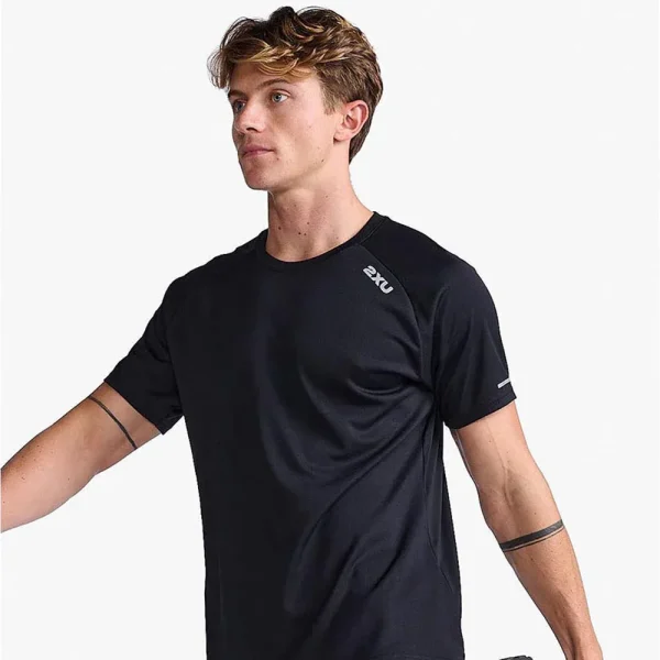 2XU Men Aero Tee - Black / Silver Reflective - Image 2