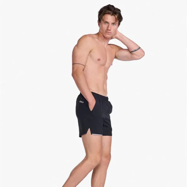 2XU Men Aero 5 Inch Shorts - Black / Silver Reflective - Image 4