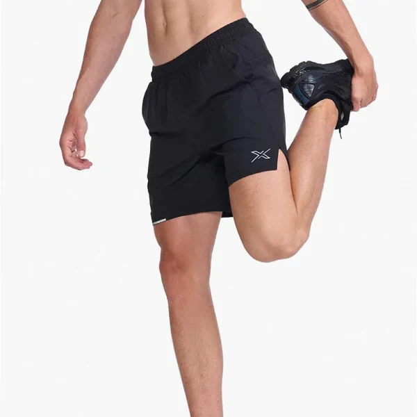 2XU Men Aero 7 Inch Shorts - Black / Silver Reflective - Image 3