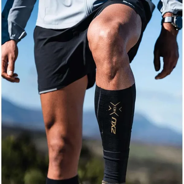 2XU Light Speed Compression Calf Guards - Black / Gold - Image 4