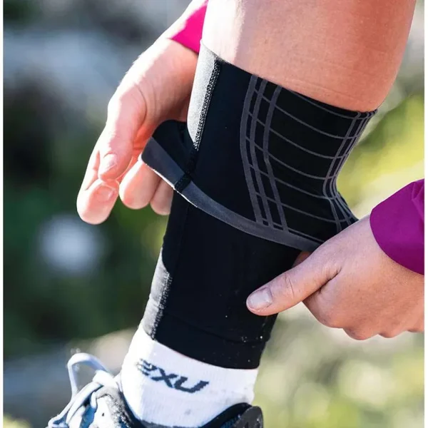 2XU Light Speed Compression Calf Guards - Black / Gold - Image 3