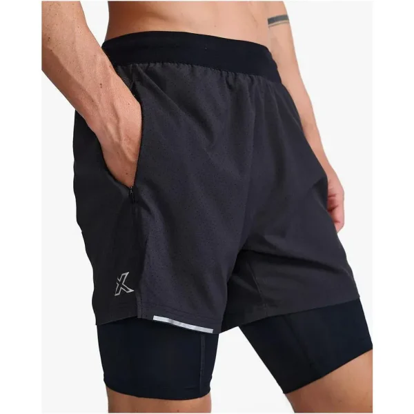 2XU Men Aero 2-In-1 5 Inch Shorts - Black / Silver Reflective - Image 4