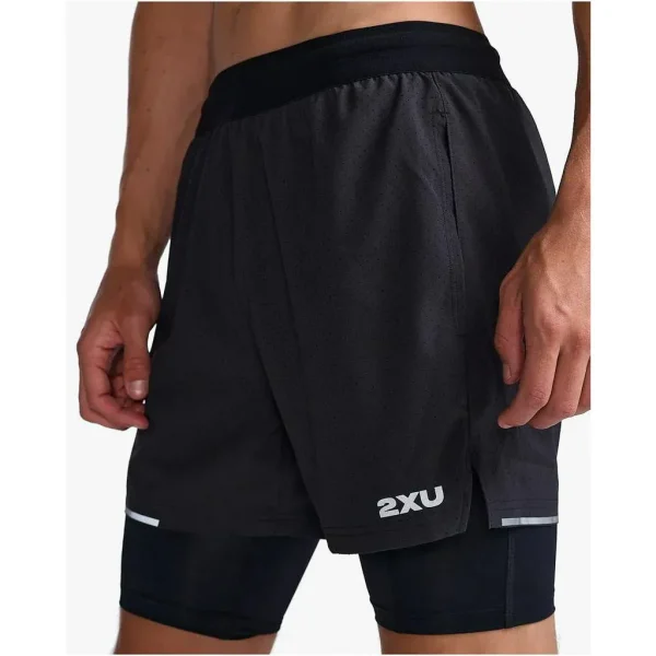 2XU Men Aero 2-In-1 5 Inch Shorts - Black / Silver Reflective - Image 5