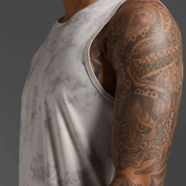 2XU Men Aero Tank - Carbon / Moon - Image 2