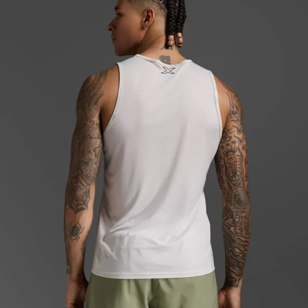 2XU Men Aero Tank - Carbon / Moon - Image 3