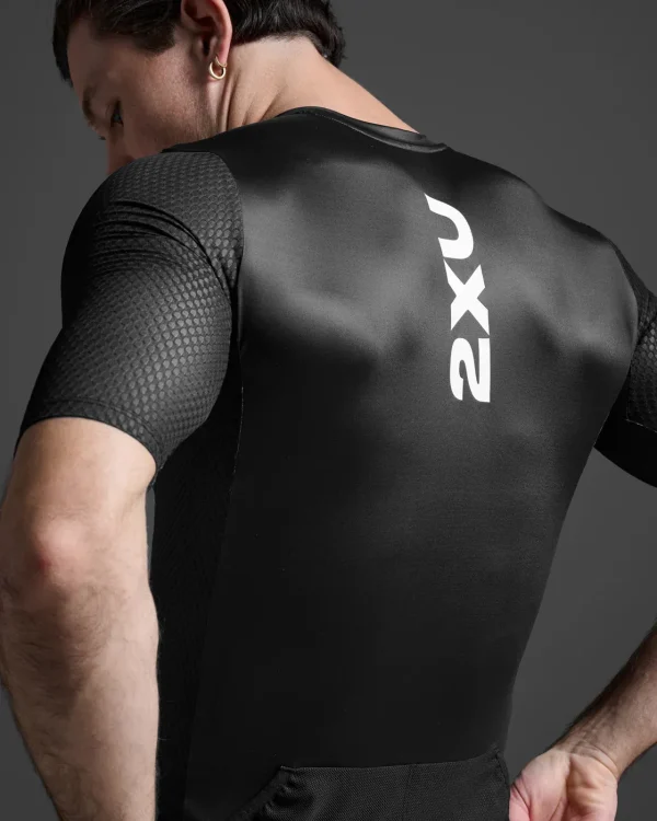 2XU Men Aero Hex Tri Sleeved Top - Black / White - Image 3