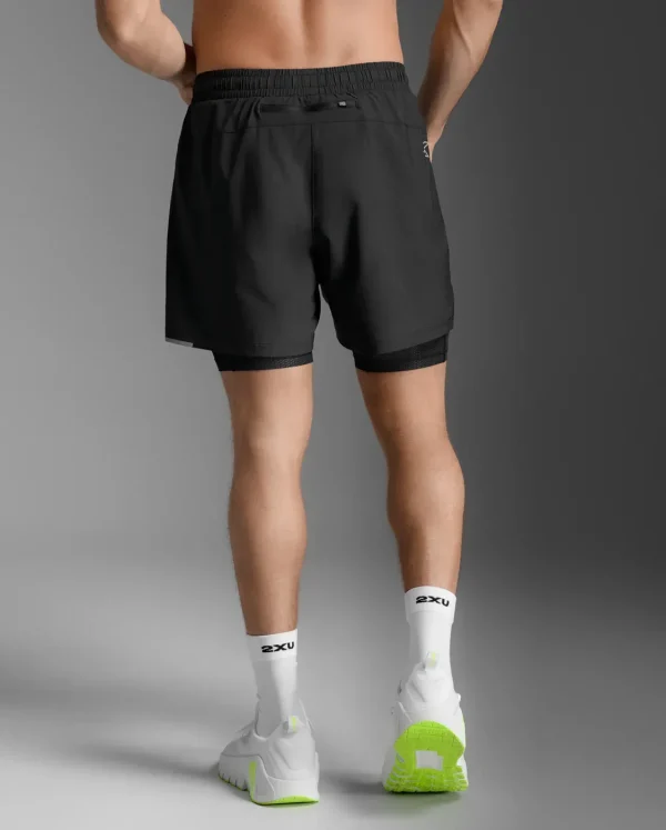 2XU Men Aero Mesh 2-in-1 5 Inch Shorts - Black / Silver Reflective - Image 3