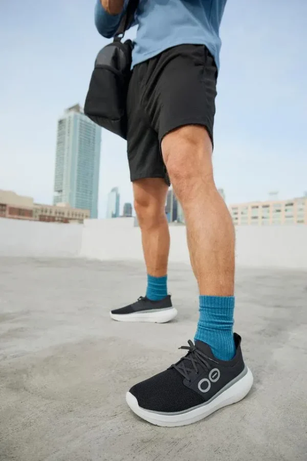 OOFOS Men OOmy Stride - White / Black - Image 2