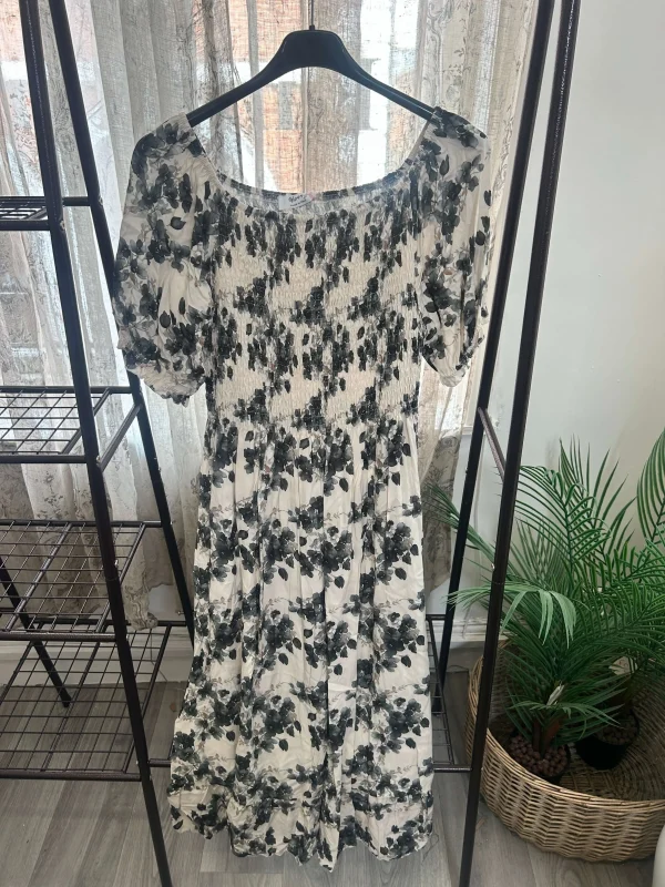 Ditsy Floral Shirred Waist Maxi Dress - Image 3