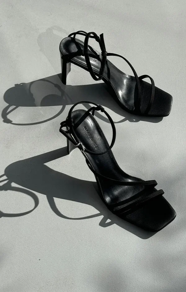 THE CYRUS BLACK HEEL - Image 2