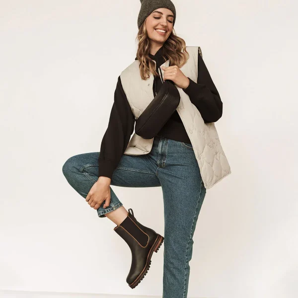 The Decade Chelsea Boot Black Water Resistant - Image 4