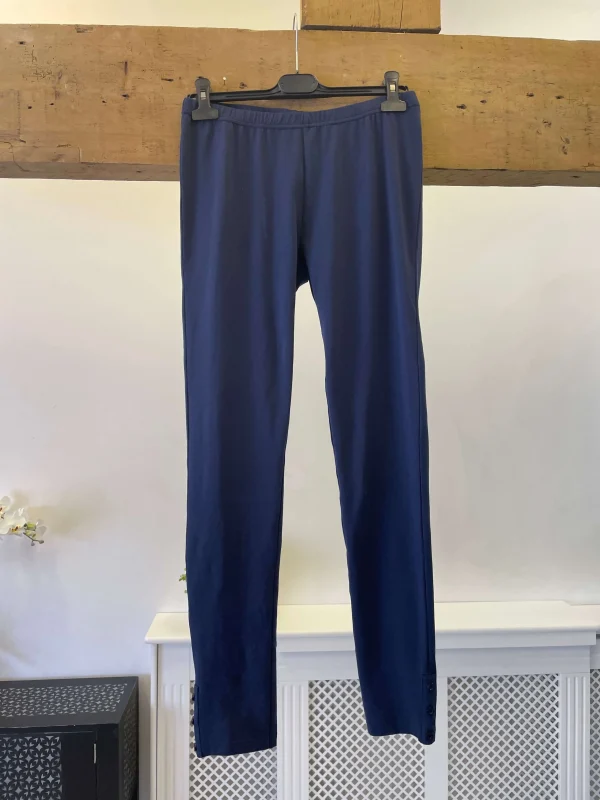 Long Leggings with cute button detailing - Image 5