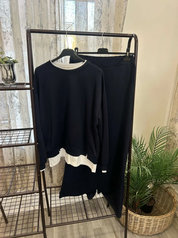 Luxuriously Soft Matching Sweatshirt & Jogger Set - Image 4