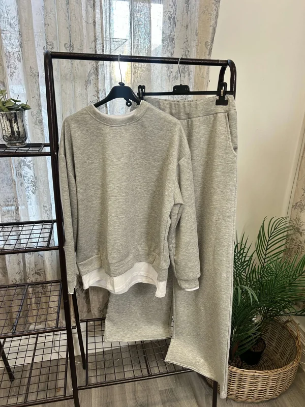 Luxuriously Soft Matching Sweatshirt & Jogger Set - Image 3