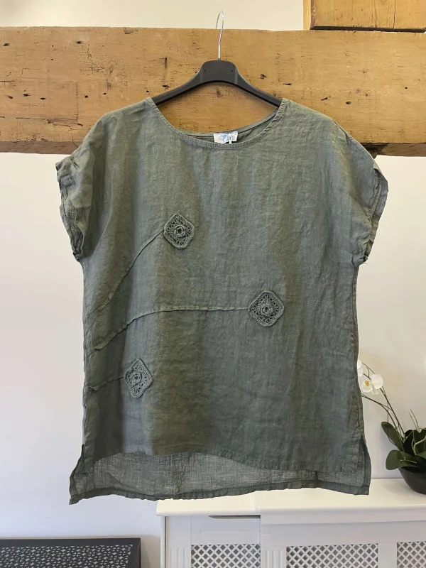 Crochet Flower Linen T-Shirt - Image 4