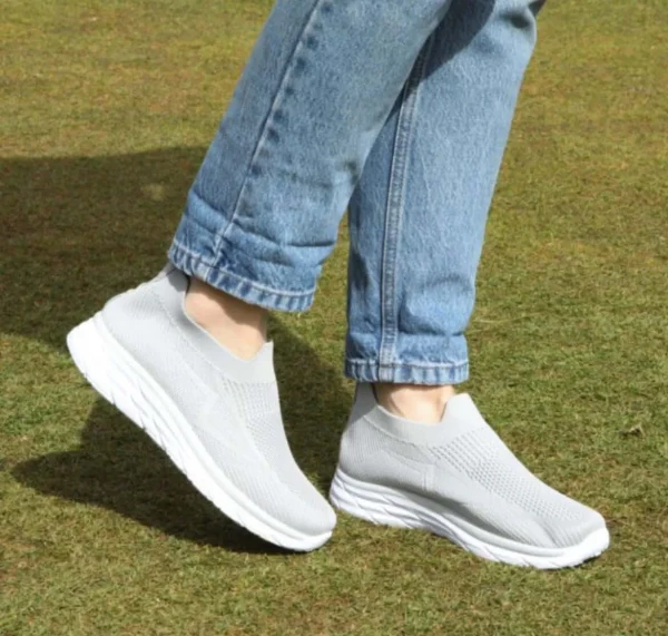 Cosmo Slip on elasticated trainer pump - Image 3