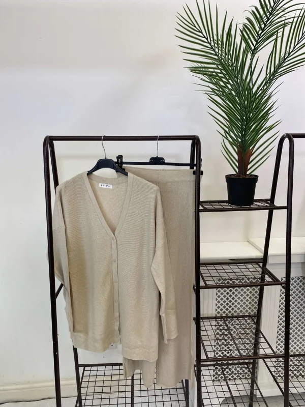 Evis Knitted Lounge Set - Image 3