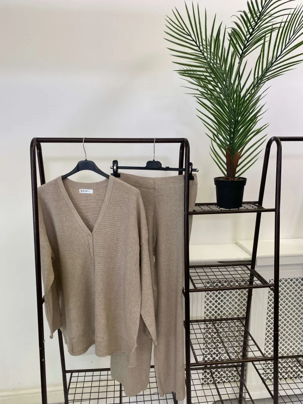 Evis Knitted Lounge Set - Image 2