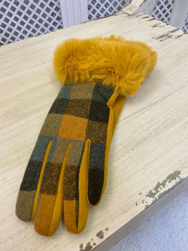 Faux Fur Printed Gloves - Image 3