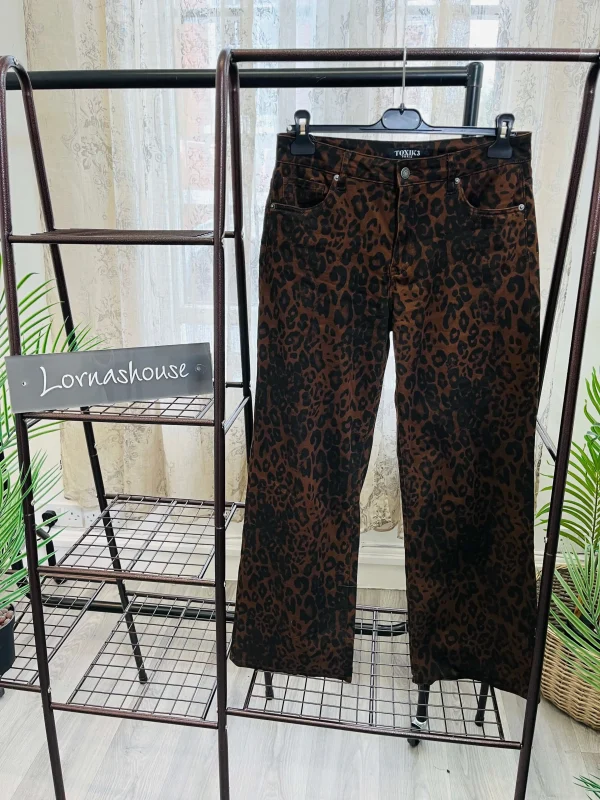 Toxik - Leopard Print Wide Leg Jeans - Image 4