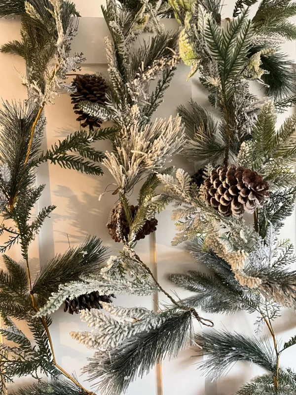 Christmas Bushy Pinecone Garland - Image 2