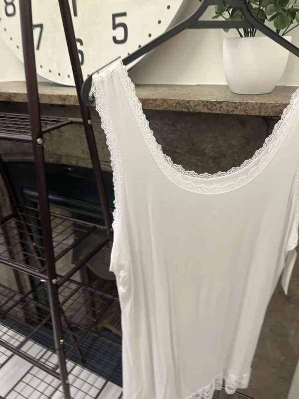 Lace Trim Detail Round Neck Vest Top - Image 5