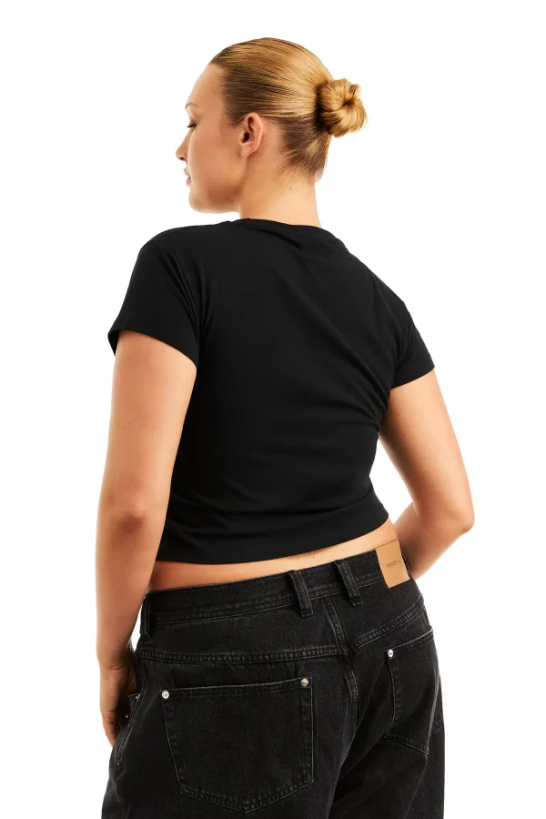 THE BLAIR BLACK TEE - Image 4