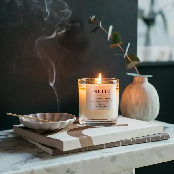Neom Organics Complete Bliss Scented Candle - Image 2