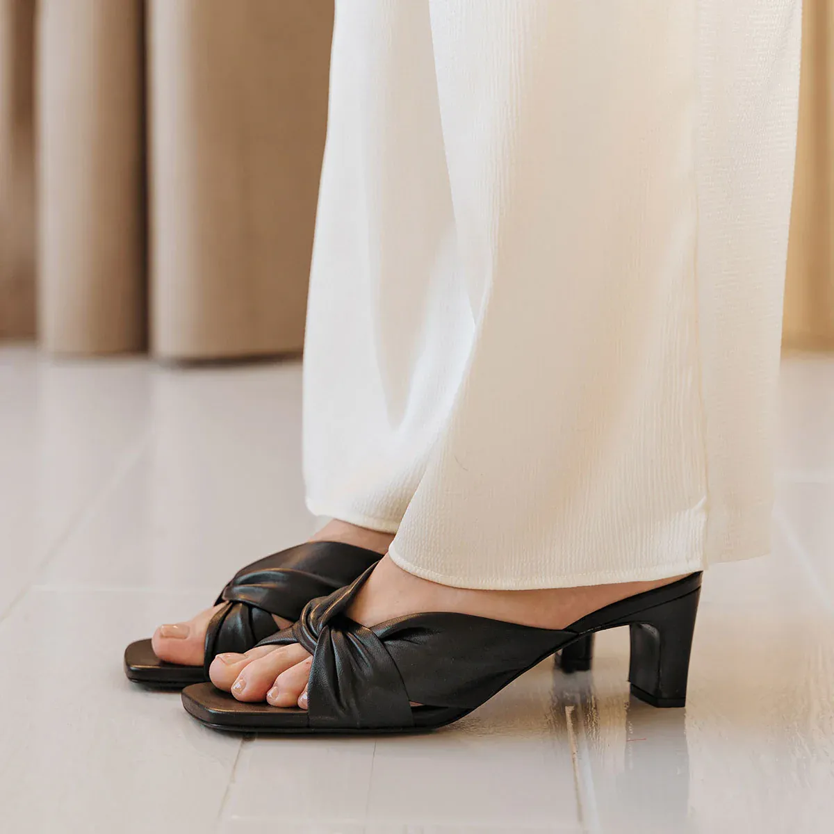 The Margot Heeled Sandal Black - Image 6