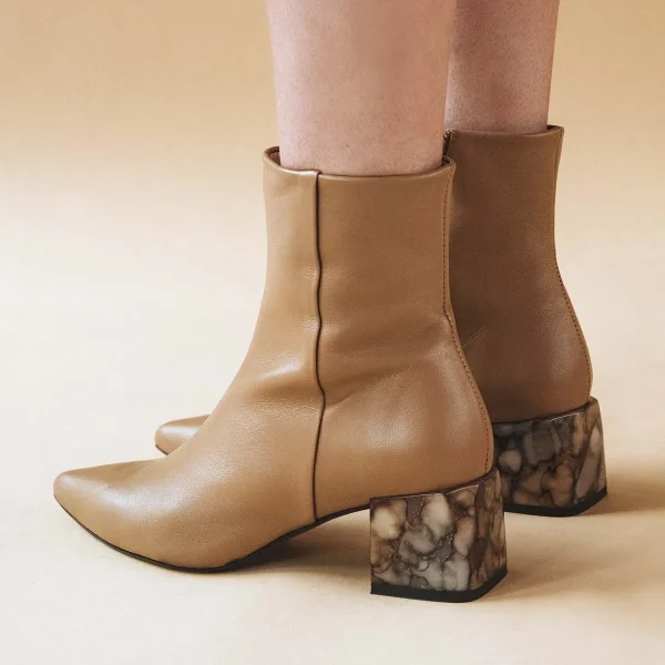 The On Point Boot Dune - Image 2
