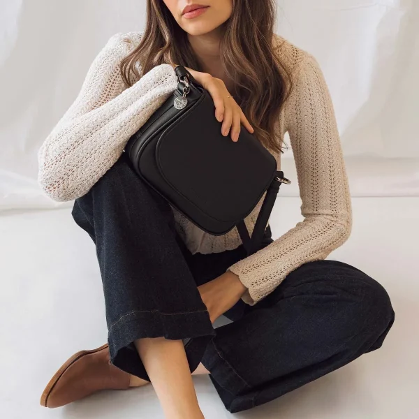 The PLNT Refined Saddle Bag Black - Image 4