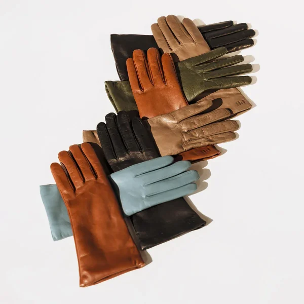 The Sleek Leather Glove Black - Image 4