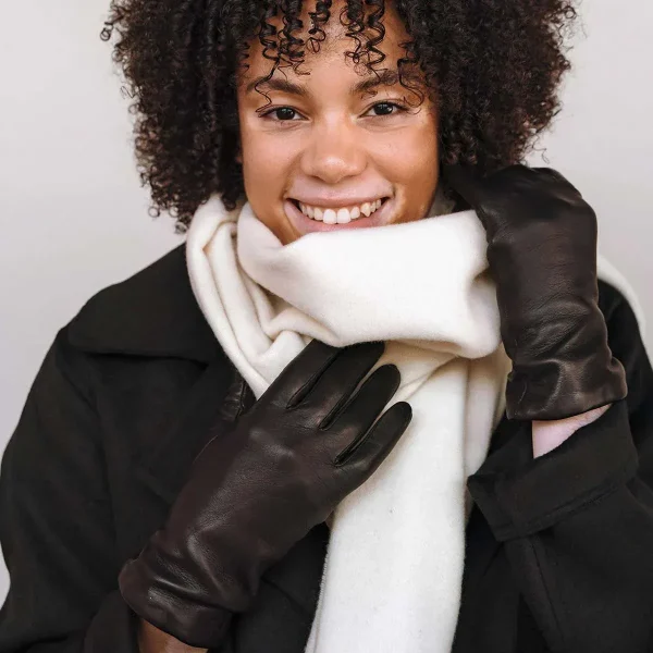 The Sleek Leather Glove Black - Image 3