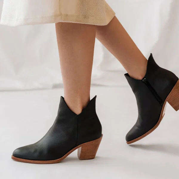 The Two Point Five Ankle Boot Black Water Resistant - Image 2