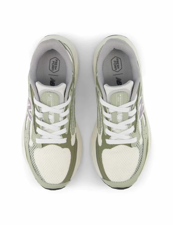 Fresh Foam Arishi v4 Tiralux Shoes - Sea Salt/Olivine/Dark Olivine - Image 4