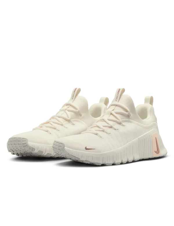 Free Metcon 6 Shoes - Pale Ivory/Guava Ice/Sail/Metallic Red Bronze - Image 2