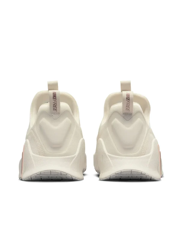 Free Metcon 6 Shoes - Pale Ivory/Guava Ice/Sail/Metallic Red Bronze - Image 3