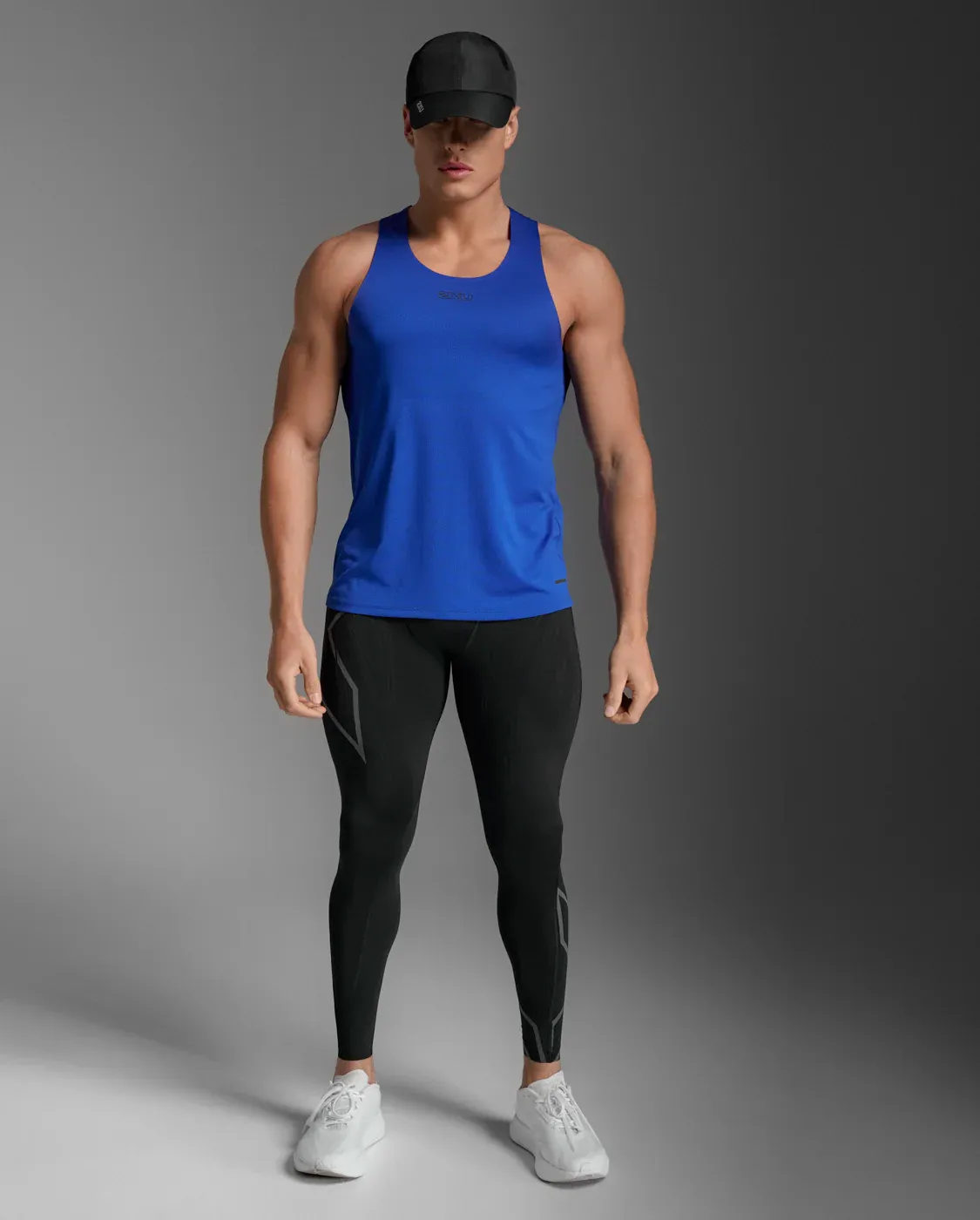 2XU Men Lightspeed Tech Singlet - Surf / Black Reflective - Image 5